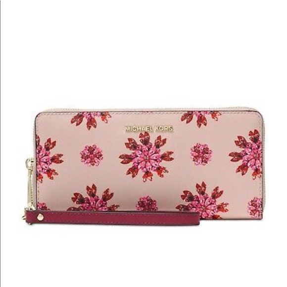 Michael Kors Handbags - EUC Michael Kors Jet Set Travel Wallet